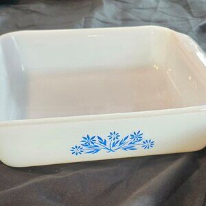 Vintage ANCHOR HOCKING, "FIRE KING" Milk Glass Cornflower Blue Casserole Dish